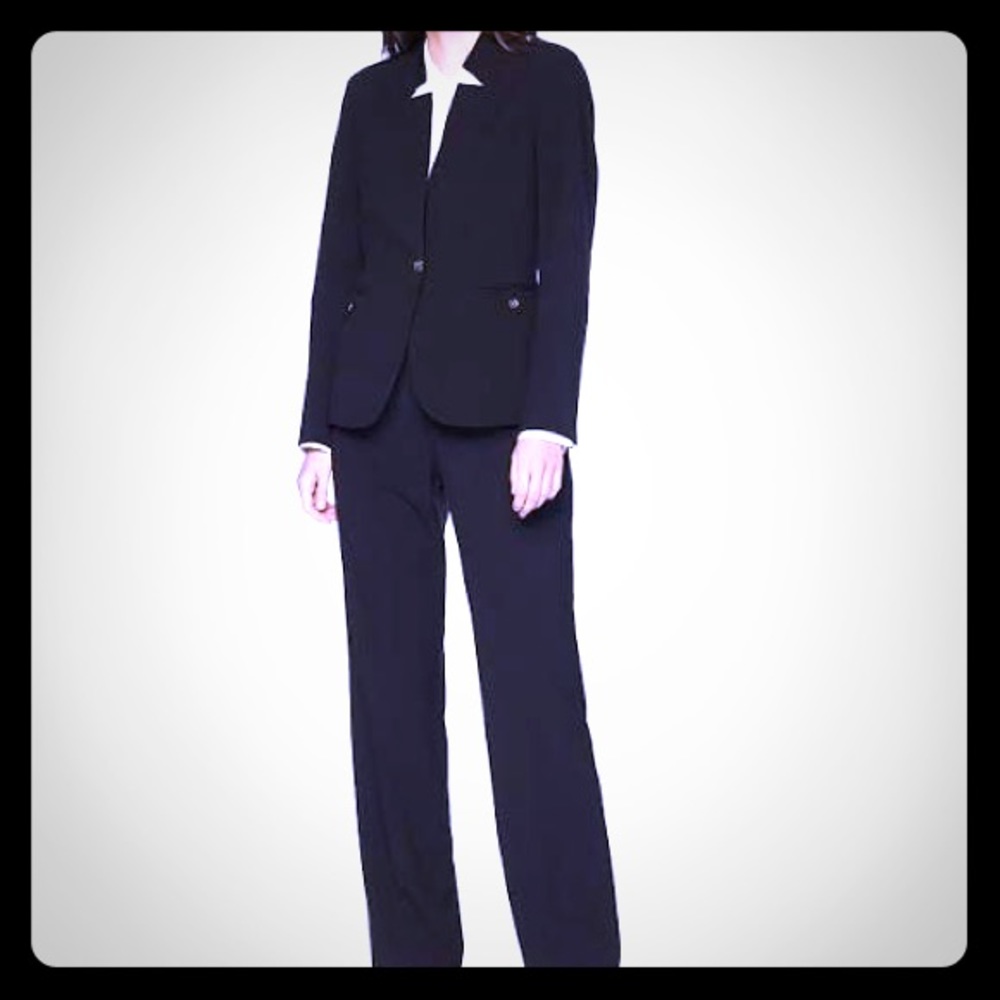 Tahari Arthur Levine, Sz 6, NWOT Pant Suit